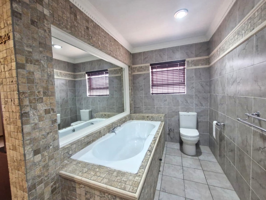 To Let 3 Bedroom Property for Rent in De Oude Spruit Western Cape